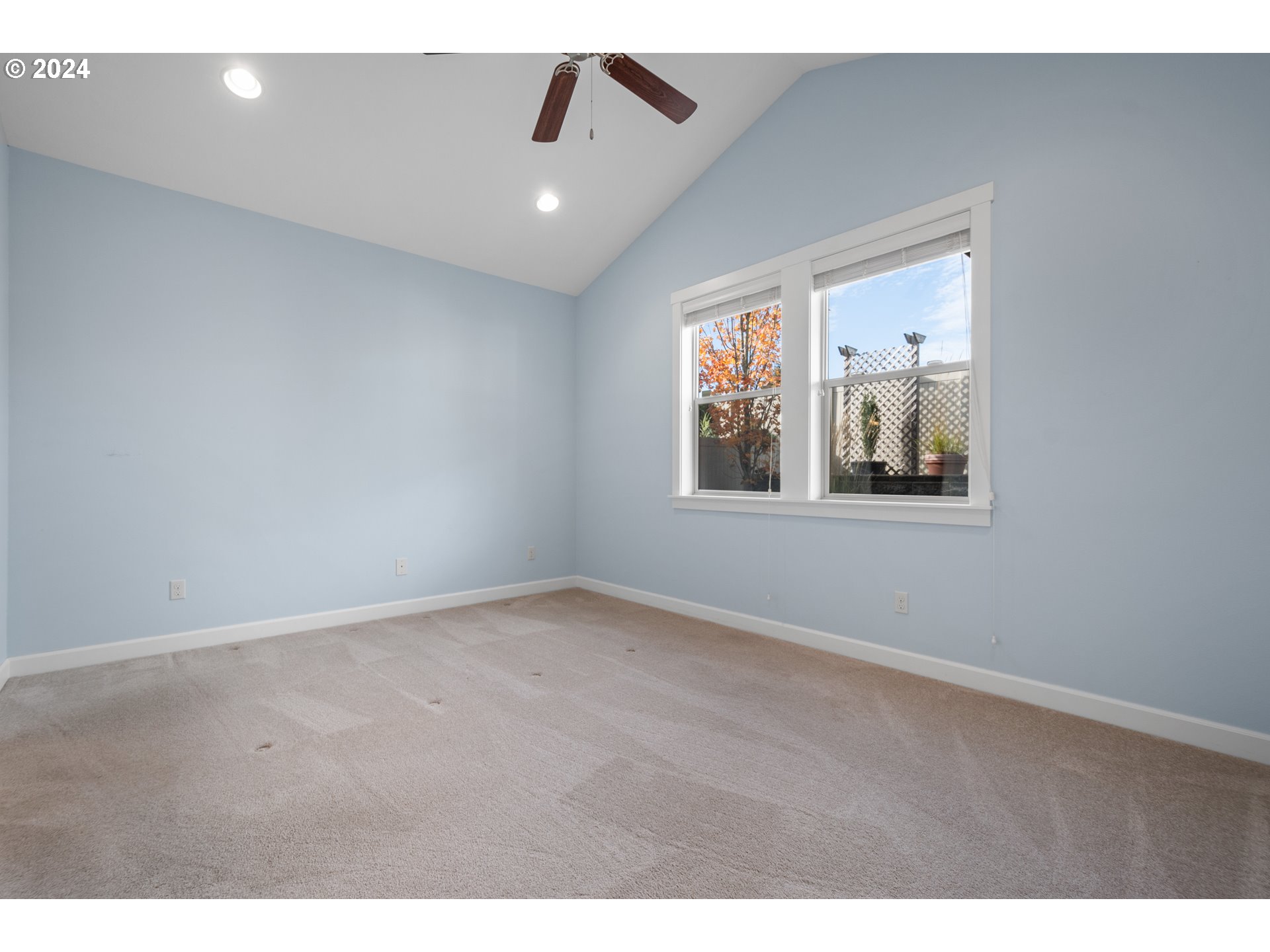 17632 Northeast 17th Avenue Ridgefield, WA 98642 - Photo 14 of 30 a view of empty room with window