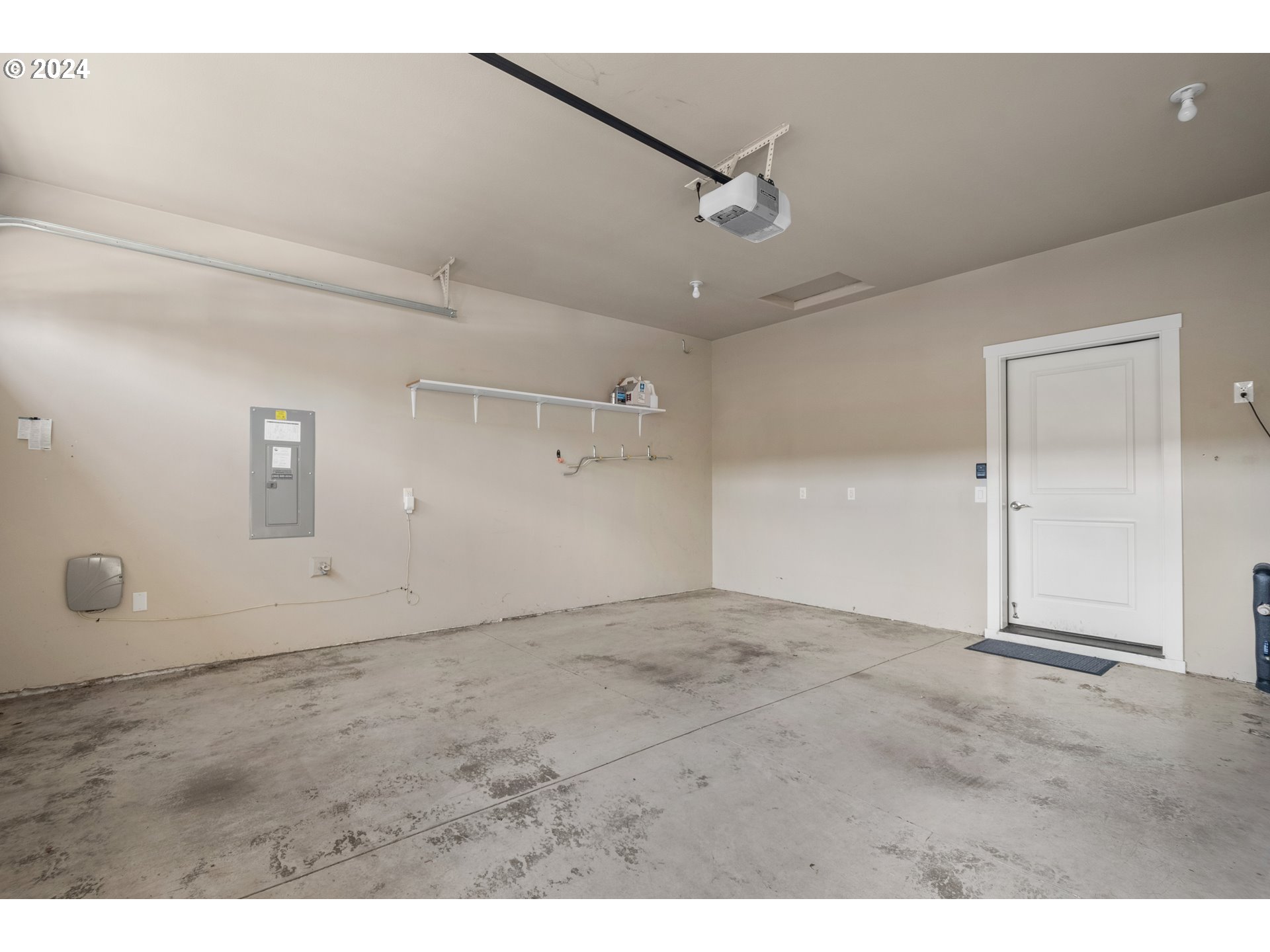17632 Northeast 17th Avenue Ridgefield, WA 98642 - Photo 24 of 30 a view of an empty room