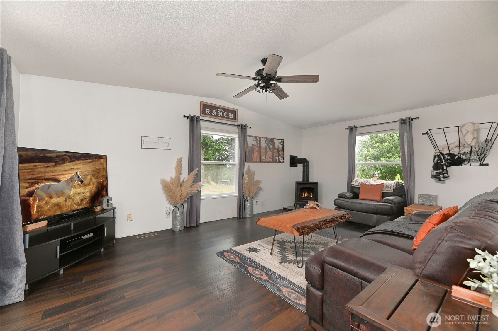 264 West Ihler Road Camano Island, WA 98282 - Photo 5 of 36 Gallery Image 5