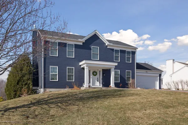 $550,000 | 2423 Pond Avenue East, Maplewood, MN 55119