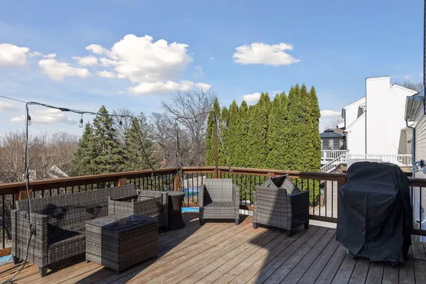 $550,000 | 2423 Pond Avenue East, Maplewood, MN 55119