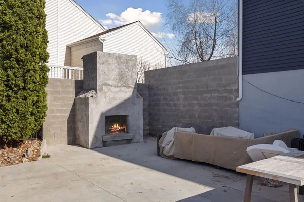 $550,000 | 2423 Pond Avenue East, Maplewood, MN 55119