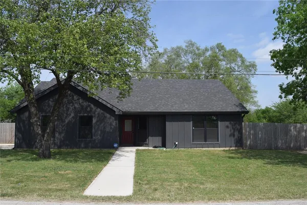 $242,000 | 100 West Hoover Avenue, Whitney, TX 76692
