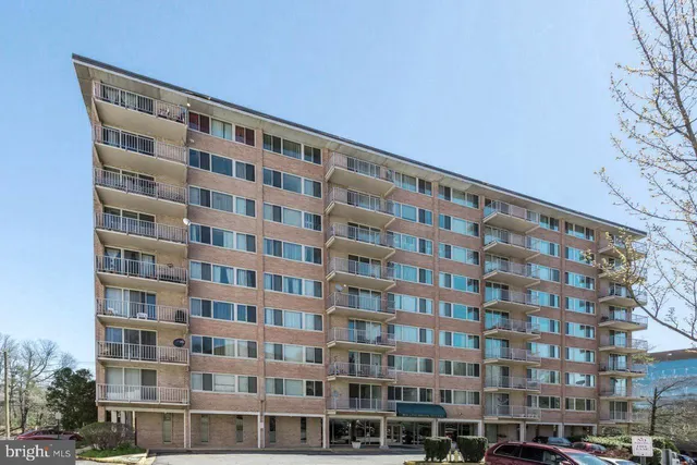 $2,200 | 4520 King Street, Unit 706, Alexandria, VA 22302