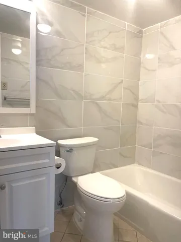 $2,200 | 4520 King Street, Unit 706, Alexandria, VA 22302