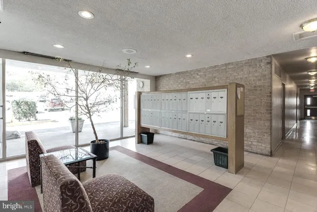 $2,200 | 4520 King Street, Unit 706, Alexandria, VA 22302