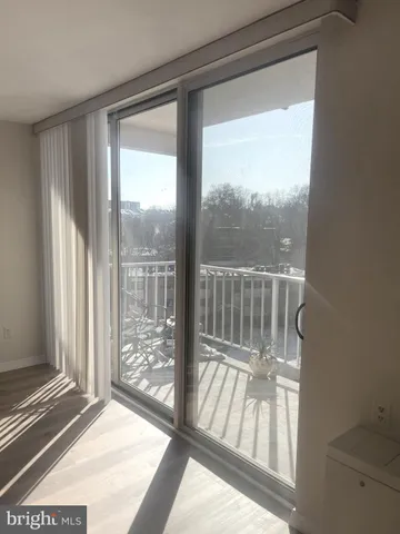 $2,200 | 4520 King Street, Unit 706, Alexandria, VA 22302