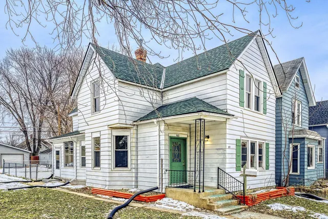 $2,699 | 911 Sims Avenue, St. Paul, MN 55106