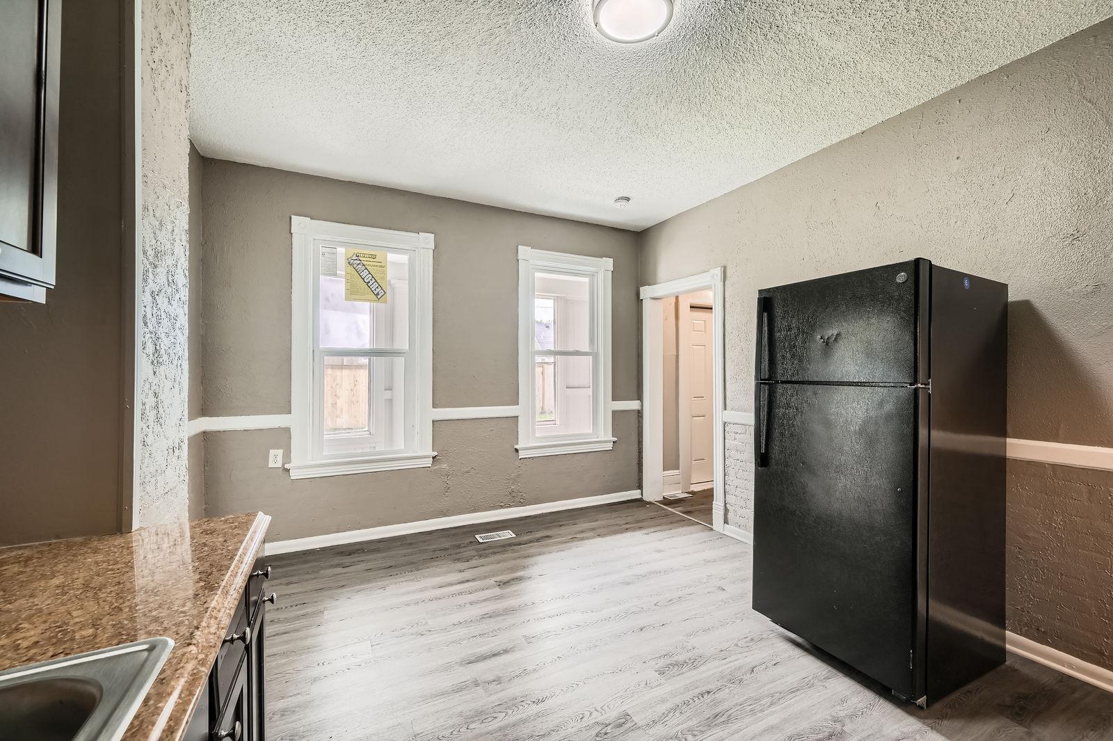 911 X Sims Avenue St. Paul, MN 55106 - Photo 12 of 27