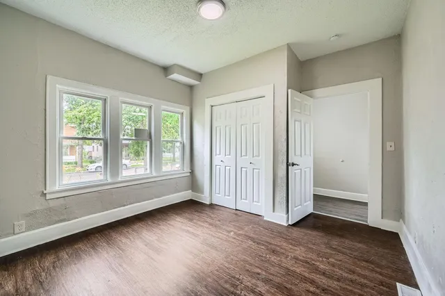 $2,699 | 911 Sims Avenue, St. Paul, MN 55106