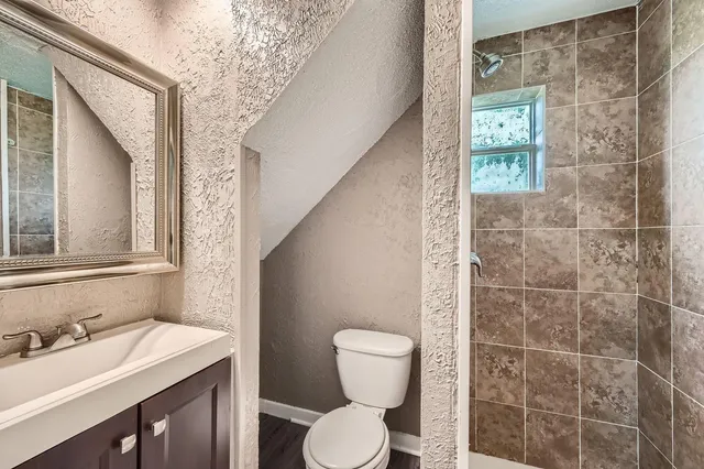 $2,699 | 911 Sims Avenue, St. Paul, MN 55106