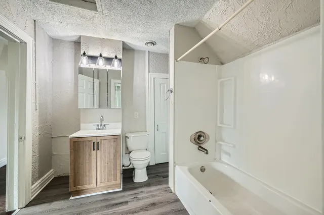 $2,699 | 911 X Sims Avenue, St. Paul, MN 55106