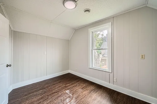 $2,699 | 911 X Sims Avenue, St. Paul, MN 55106