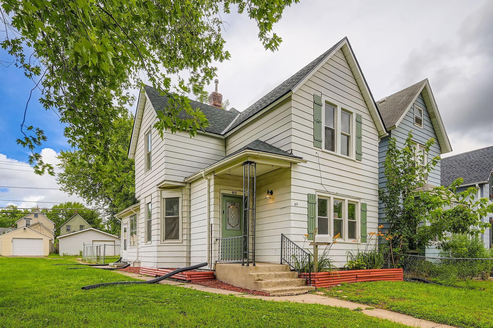 911 X Sims Avenue St. Paul, MN 55106 - Photo 2 of 27