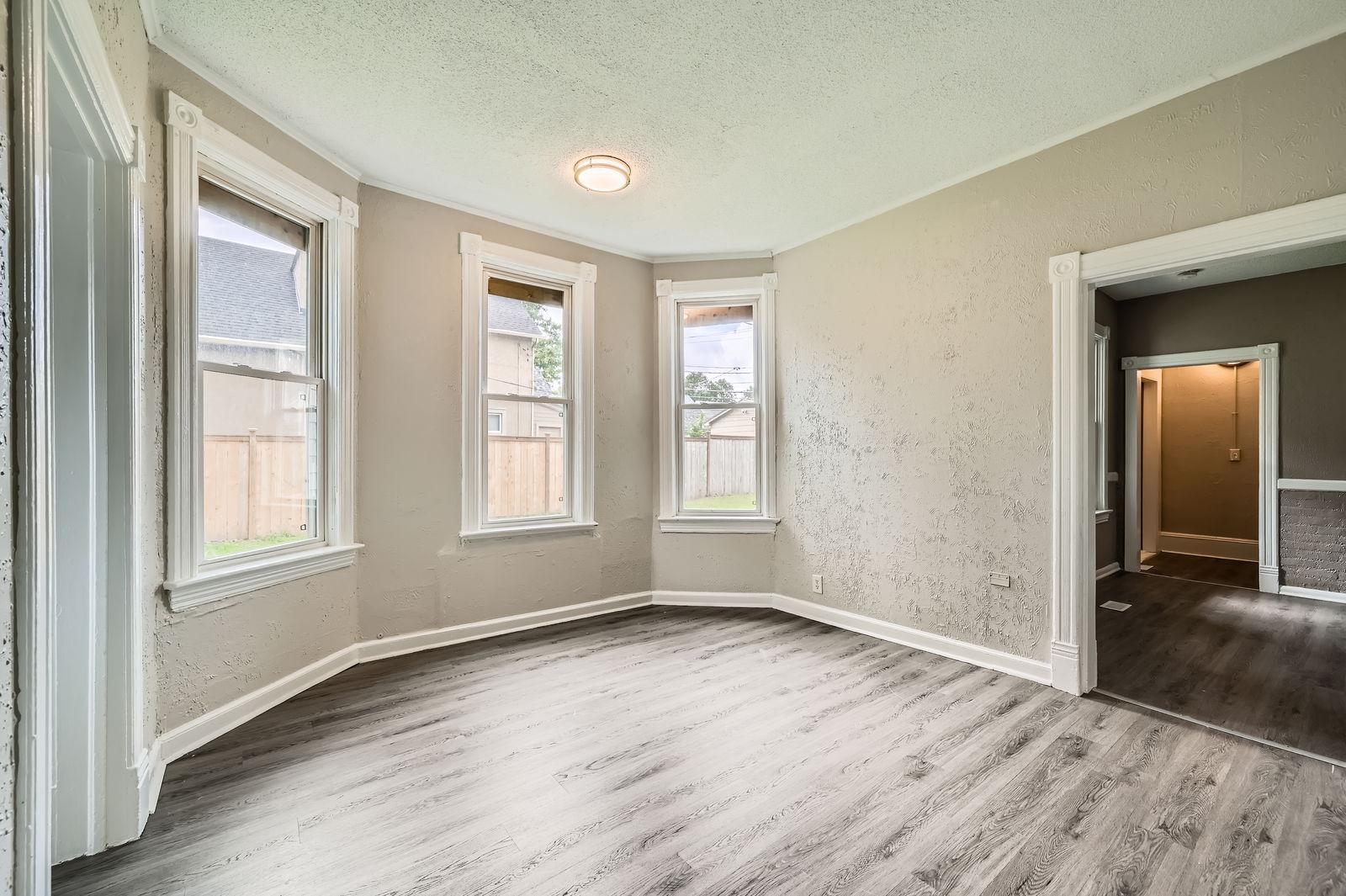 911 X Sims Avenue St. Paul, MN 55106 - Photo 5 of 27