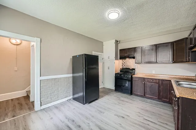 $2,699 | 911 Sims Avenue, St. Paul, MN 55106