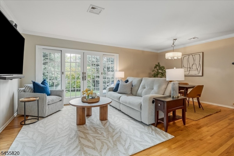 119 Squire Hill Road Montclair, NJ 07043 - Photo 4 of 34 Gallery Image 4