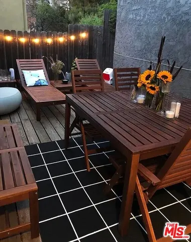 a view of entryway with a front door