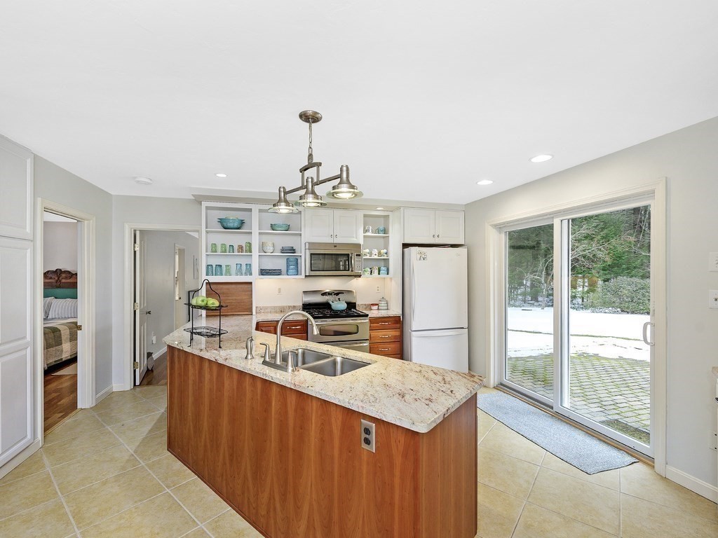 23 Patricia Road Westminster, MA 01473 - Photo 19 of 40