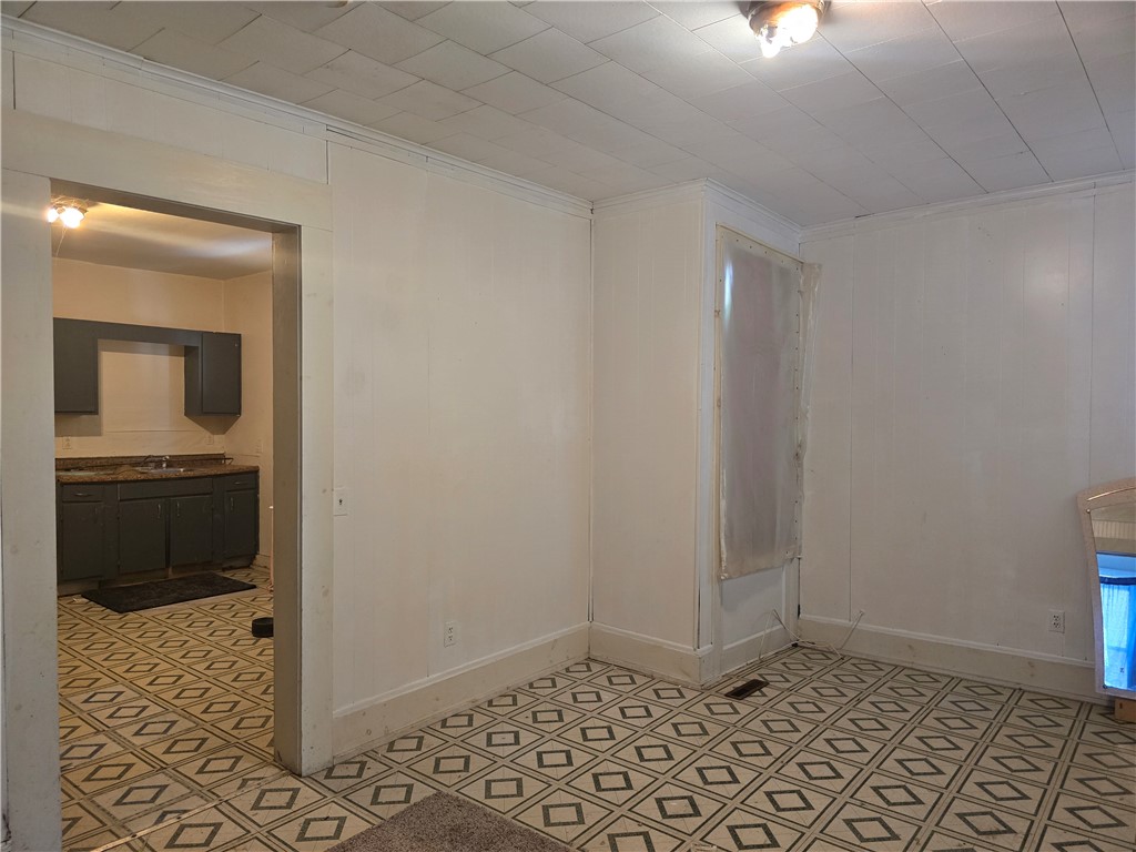 58 Champlain Street Rochester, NY 14608 - Photo 26 of 41