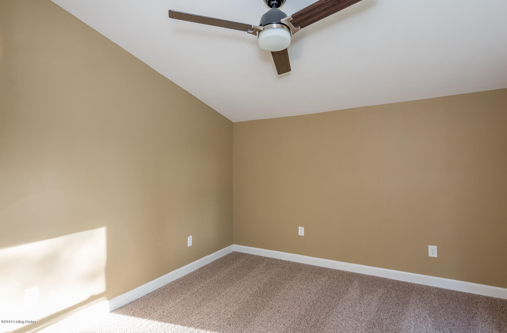 5309 Red Leaf Road Louisville, KY 40218 - Photo 20 of 45 Listing-21