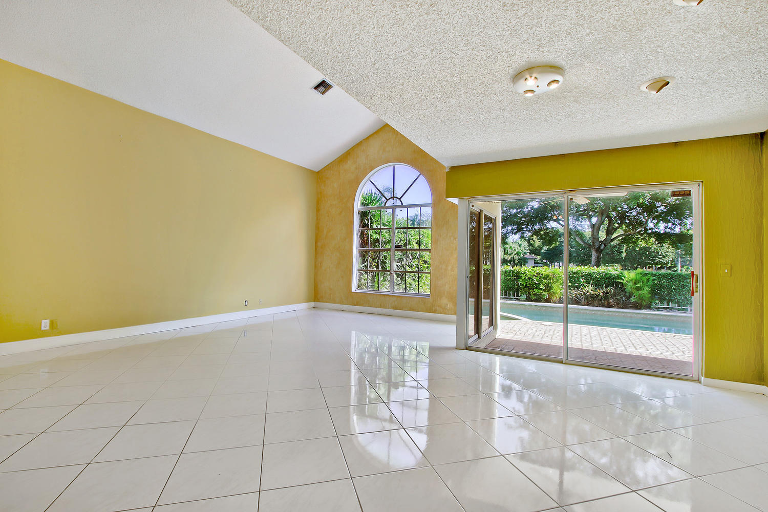 23322 La Vida Way Boca Raton, FL 33433 - Photo 5 of 28 23322 La Vida Way Boca Raton-large-005-2
