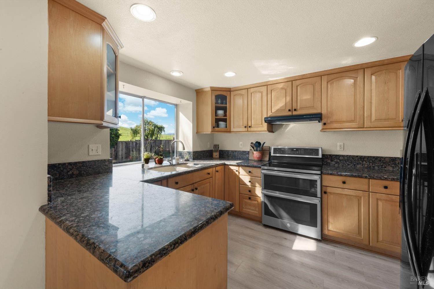 3327 Colonial Court Fairfield, CA 94534 - Photo 18 of 64