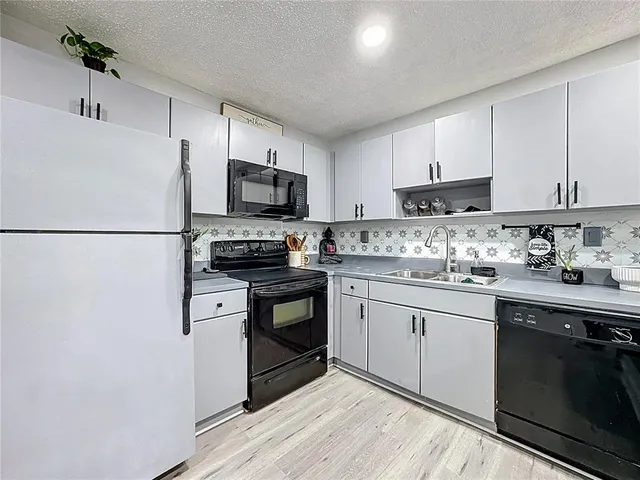 $155,000 | 21027 Voyager Boulevard, Unit 3, Land O' Lakes, FL 34638