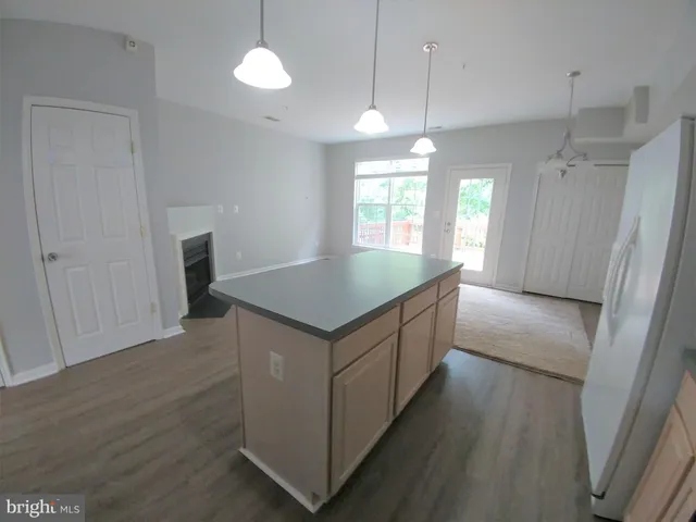 $2,600 | 8 Harbour Heights Drive, Annapolis, MD 21401