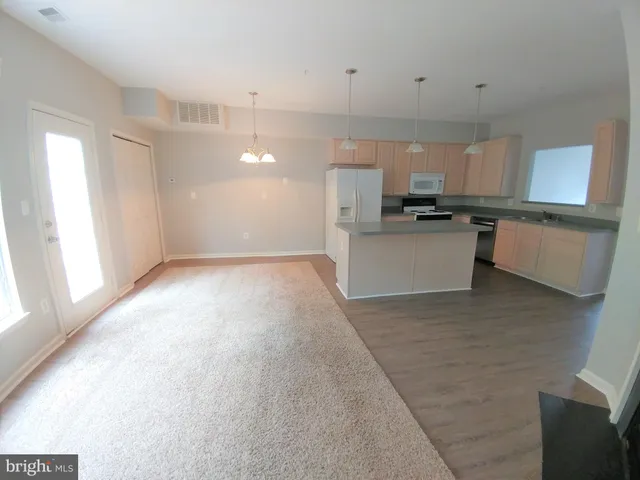 $2,600 | 8 Harbour Heights Drive, Annapolis, MD 21401