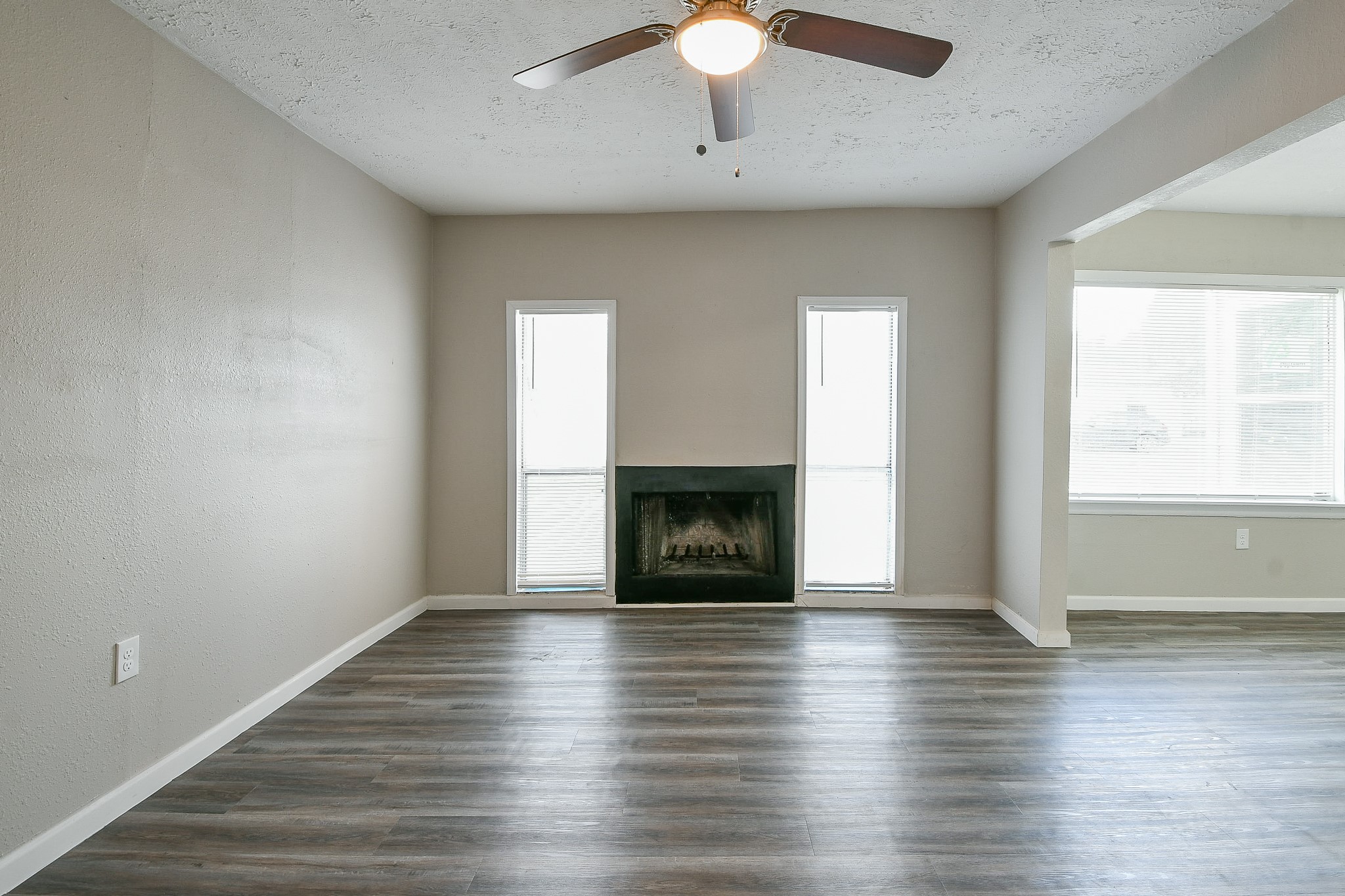 319 Rustic Drive Pasadena, TX 77502 - Photo 10 of 24 Gallery Image 10