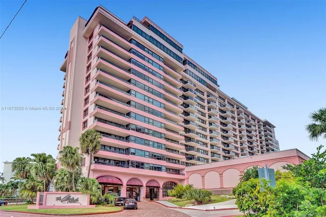 $1,975,000 | 5225 Collins Avenue, Unit PH7, Miami Beach, FL 33140