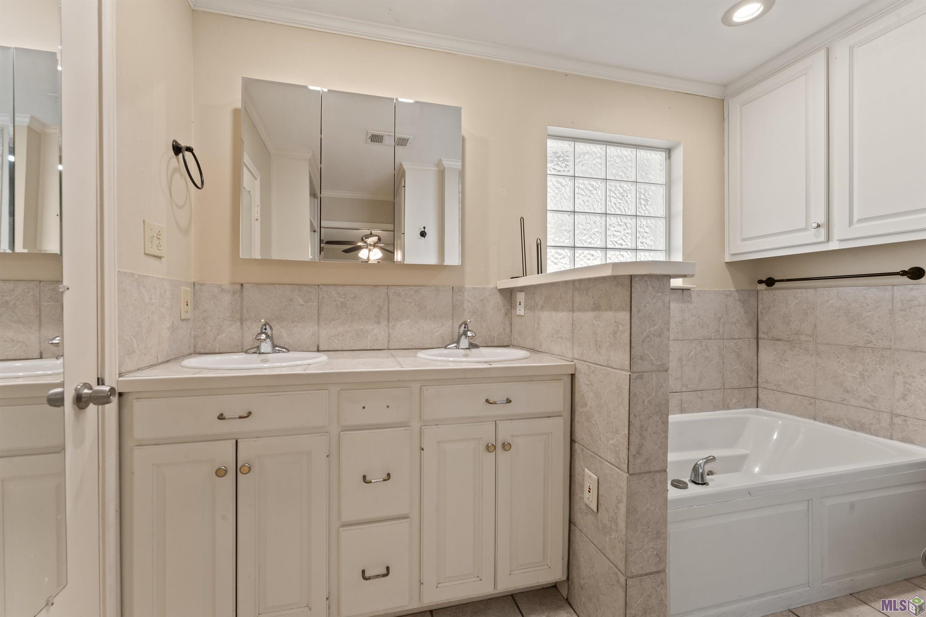685 Daventry Drive Baton Rouge, LA 70808 - Photo 20 of 37 Primary Bath
