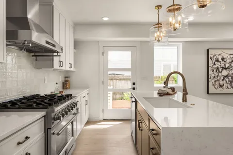 $675,000 | 909 Cheatham Place, Nashville, TN 37208