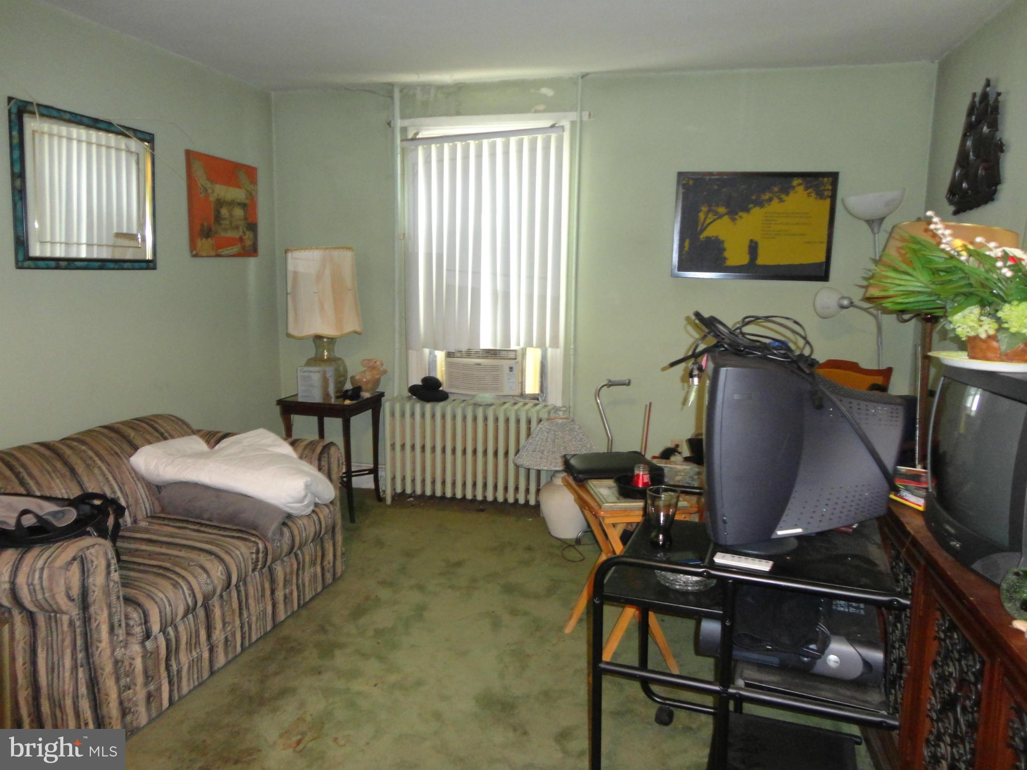 4898 Sheriff Road Northeast Washington, DC 20019 - Photo 4 of 28 Main Living Room