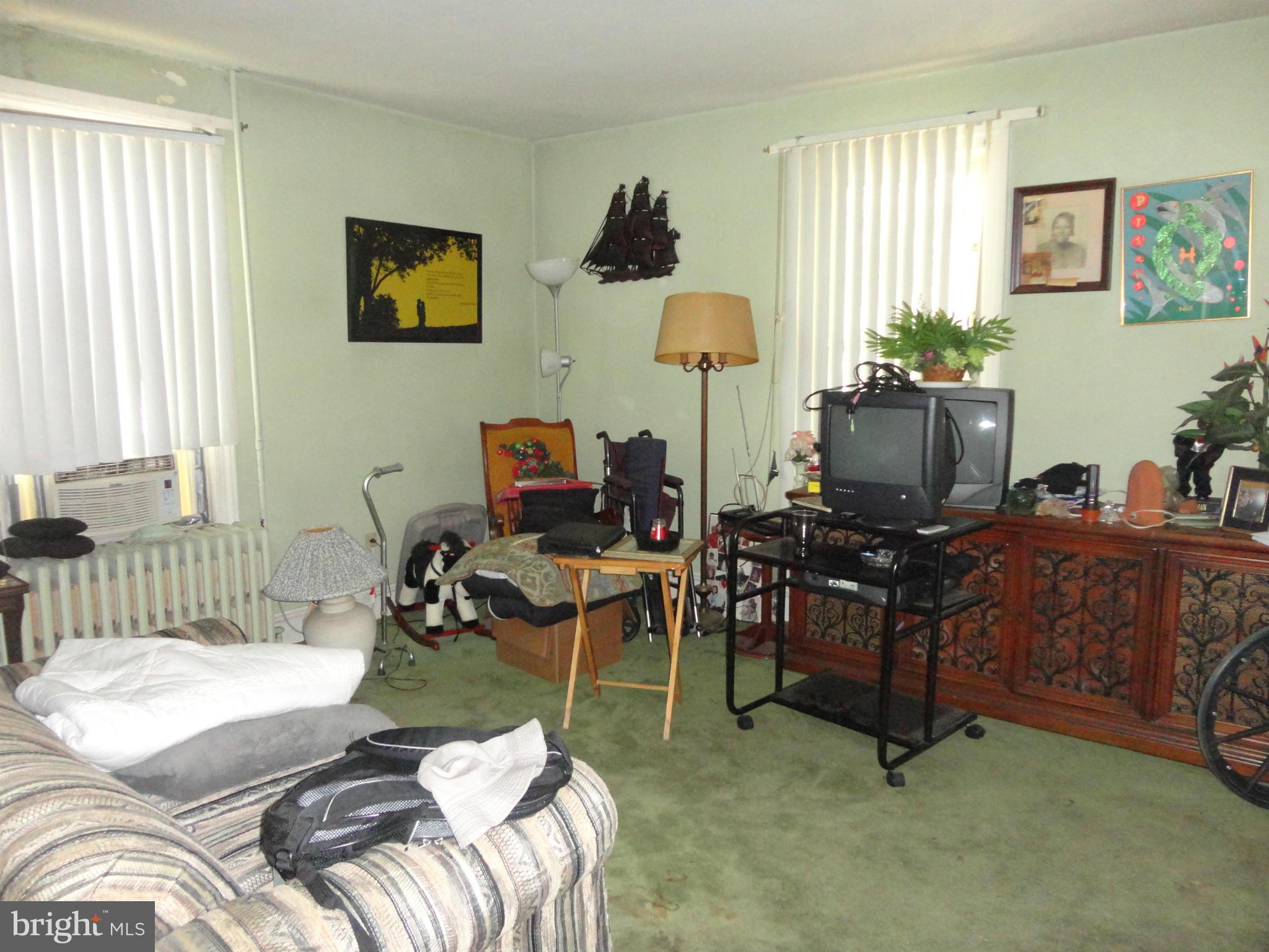 4898 Sheriff Road Northeast Washington, DC 20019 - Photo 5 of 28 Main Living Room