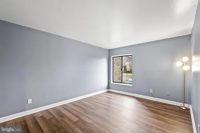 $290,000 | 6001 Arlington Boulevard, Unit 102, Falls Church, VA 22044