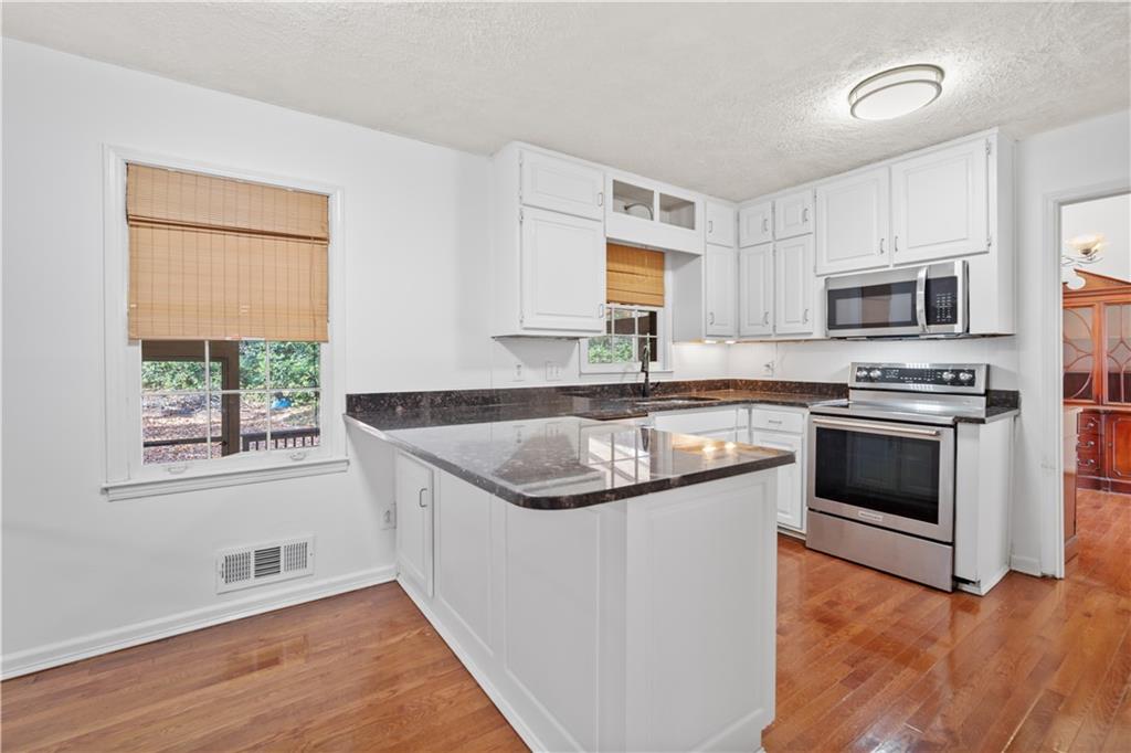 4955 Springfield Drive Atlanta, GA 30338 - Photo 11 of 42