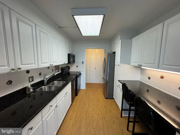 $179,900 | 1001 City Avenue, Unit ED715, Wynnewood, PA 19096