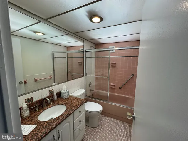 $215,000 | 1001 City Avenue, Unit ED715, Wynnewood, PA 19096