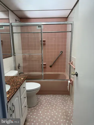 $215,000 | 1001 City Avenue, Unit ED715, Wynnewood, PA 19096