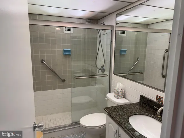 $215,000 | 1001 City Avenue, Unit ED715, Wynnewood, PA 19096