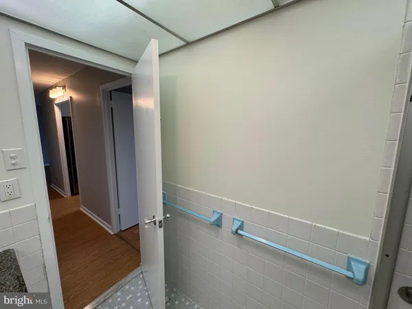 $179,900 | 1001 City Avenue, Unit ED715, Wynnewood, PA 19096