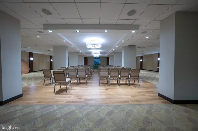 $215,000 | 1001 City Avenue, Unit ED715, Wynnewood, PA 19096