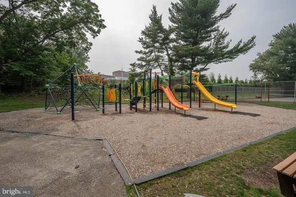 $179,900 | 1001 City Avenue, Unit ED715, Wynnewood, PA 19096