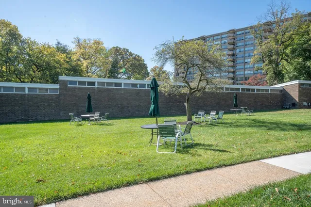 $215,000 | 1001 City Avenue, Unit ED715, Wynnewood, PA 19096