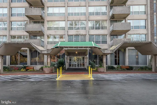 $179,900 | 1001 City Avenue, Unit ED715, Wynnewood, PA 19096