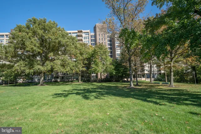 $215,000 | 1001 City Avenue, Unit ED715, Wynnewood, PA 19096