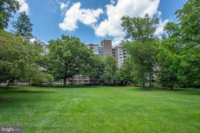 $215,000 | 1001 City Avenue, Unit ED715, Wynnewood, PA 19096