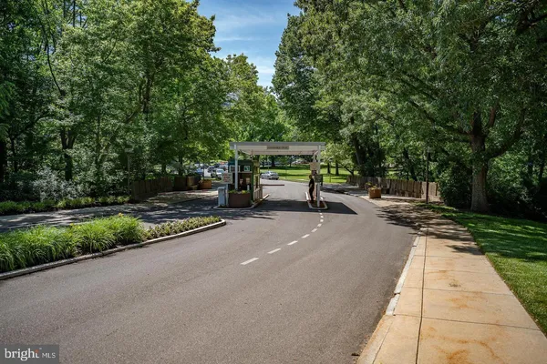 $179,900 | 1001 City Avenue, Unit ED715, Wynnewood, PA 19096